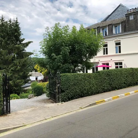 Les Tamaris